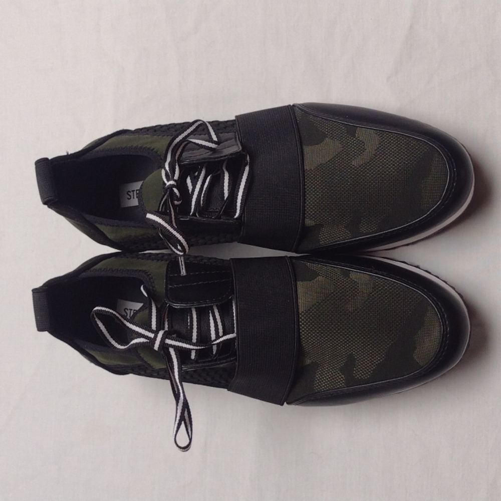 Steve Madden army print shoe